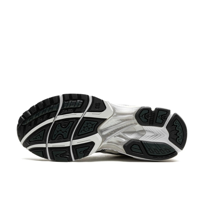 ASICS GEL KYANO BLACK AND WHITE